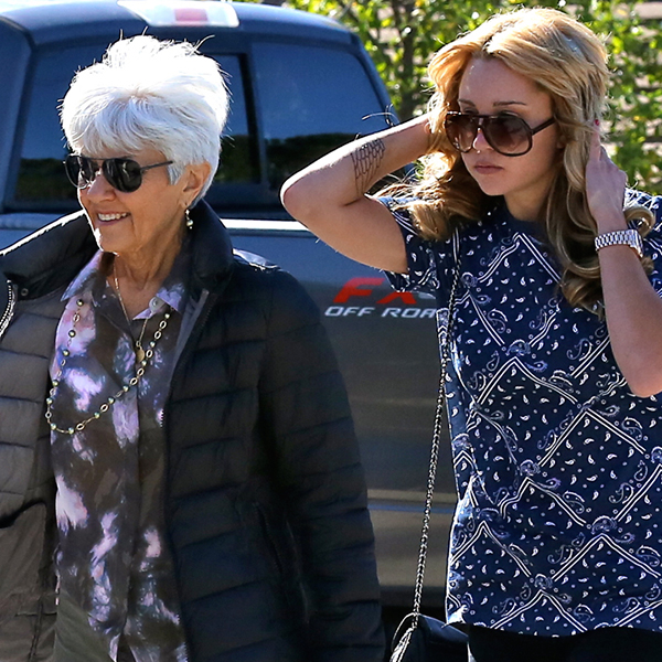 Amanda Bynes' mother blames marijuana for her bizarre behavior