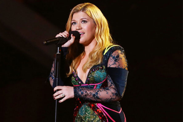 Celebrate Kelly Clarkson's Birthday With Her 20 Best Live Performances