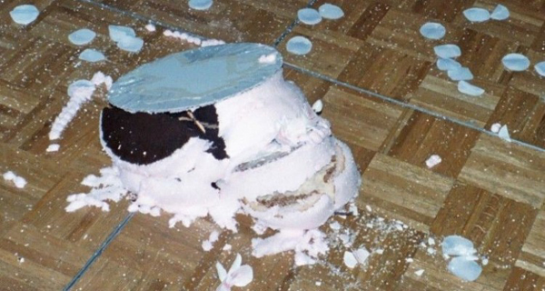 Groom RUINS #Wedding Over Cake [Video]