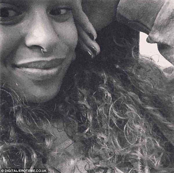 PHOTO: Jordin Sparks Pierces Her Nose