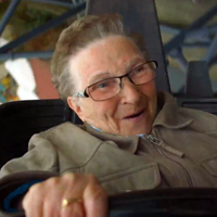 VIRAL RIGHT NOW: Old Woman Rides a Roller Coaster for the First Time
